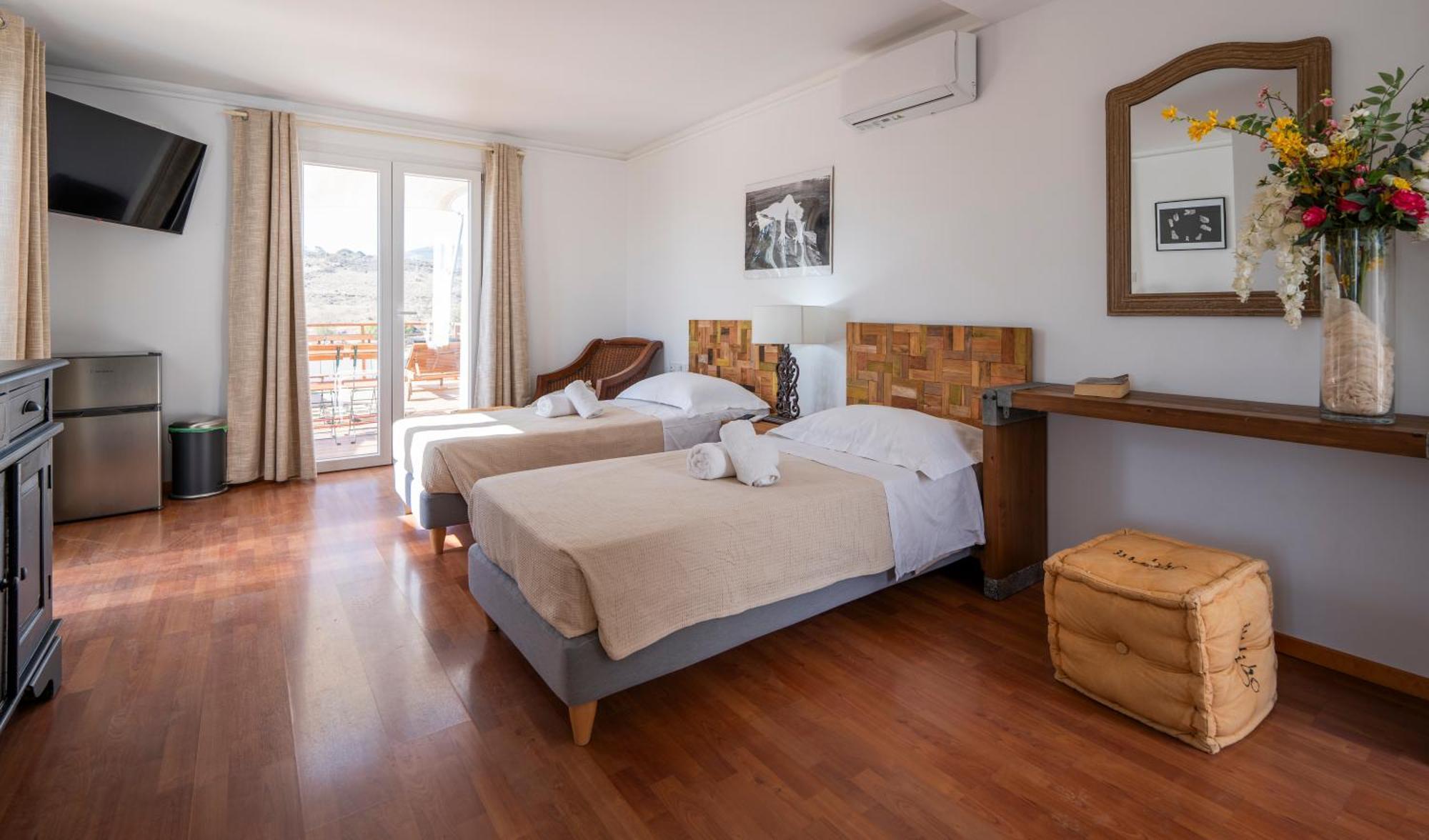 Syros Village Suites Vári エクステリア 写真